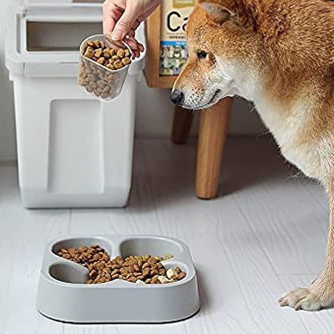 YXQ 2Pcs Dog Food Storage Container Airtight Box Grey,10kg Bulk Dry Food Grain Storage Barrels Sealed Bucket,Pets Food Bin with Seal Locking Lid, Wheels,Measuring Cup,1pcs Scoops(Random Color)