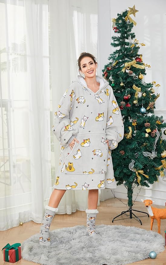 THREE POODLE Wearable Blanket Hoodie for Women, Oversized Sherpa Sweatshirt Blanket for Adults Men, Warm Cozy Cat Hooded Blanket, Gifts for Mom Girlfriend Sister