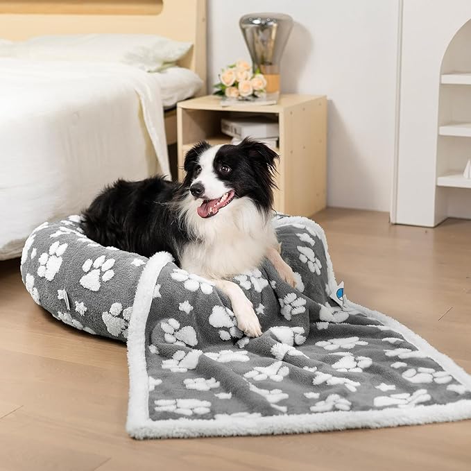 Donut Dog Beds for Medium Dogs, Calming Round Cat Beds for Indoor Cats, Cute 3D Textured Paw Pet Bed with Removable Washable Cover and Anti-Slip Bottom(Grey,30")