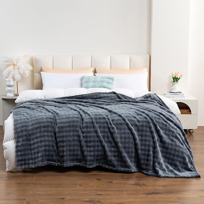 Faux Fur Throw Blanket, 3D Fleece Bubble Blanket, Flannel Fuzzy Soft Plush Bubble Blanket for Sofa Bed Room Office, Decorative Throw Blanket, 40"x60" Dark Grey