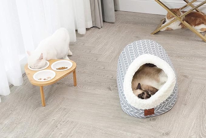 Cat Bed for Indoor Cats,Medium Large Cats Cave Bed,Machine Washable Slip Resistant Bottom,Ultra Soft Plush Cushion (Gray Arrow Cave)