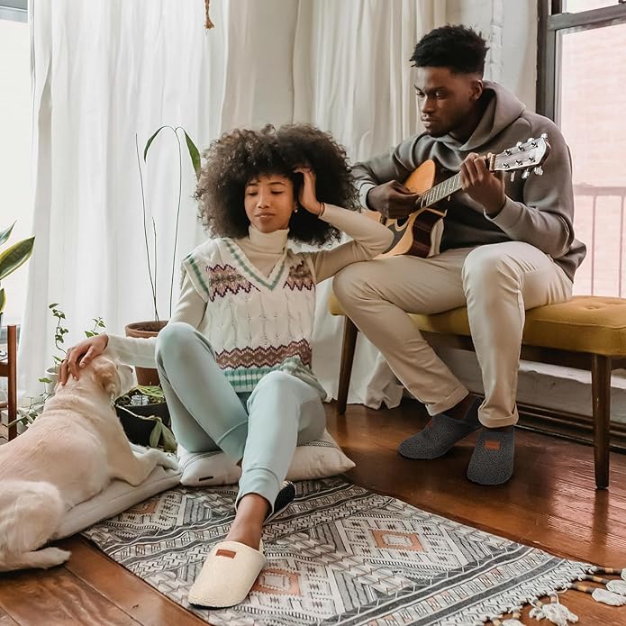 ATHMILE House Slippers for Women Men Indoor Barefoot Slippers Socks Furry Slip on House Shoes Cozy Comfy Slippers for Home Bedroom Travel Yoga