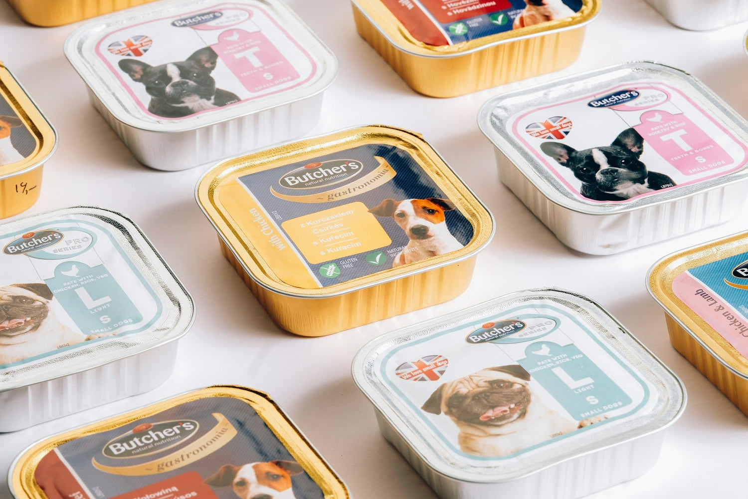 Wet dog food in pouches/cans