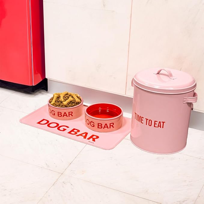 Fisura – Pink time to eat Pet Food Container. Pet Feed Container with Lid and Measuring Scoop. Metal Food Container for Dogs and Cats. 5 kg Capacity