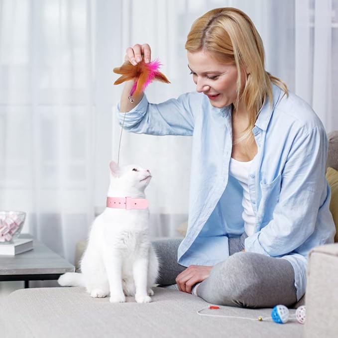 Cat Feather Collar Toy, Interactive Cat Toys for Indoor Cats Self Play Funny Teaser Wand Neck 3-in-1 Cat Collar Toy Feathers with Bell & 3 Refills Hands Free for Cats Play Blue
