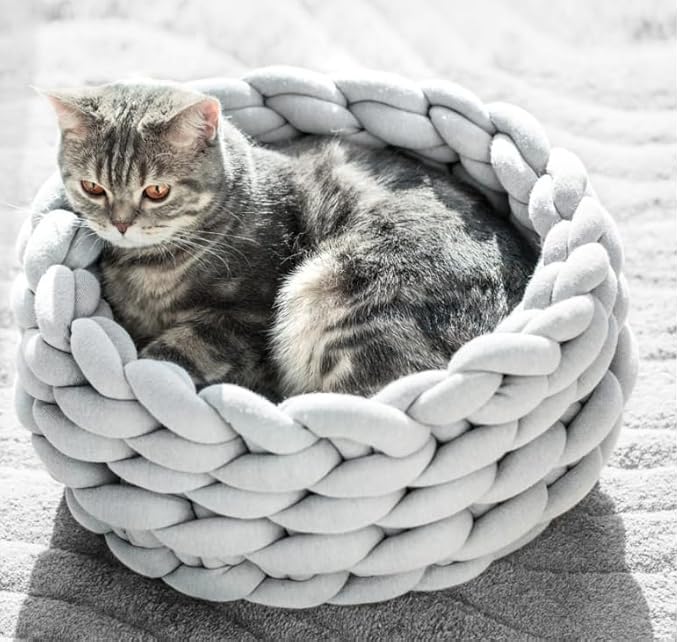 Happycare Textiles Luxurious Chunky Crochet Comfort Round Cat Bed, 20" Grey