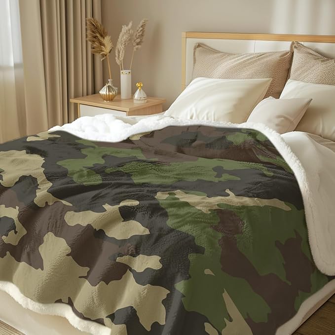 Sleepwish Military Khaki Camo Fleece Throw Blanket for Kids Boys Soft Army Camouflage Sherpa Blanket for Couch Chair, Throw (50" X 60")
