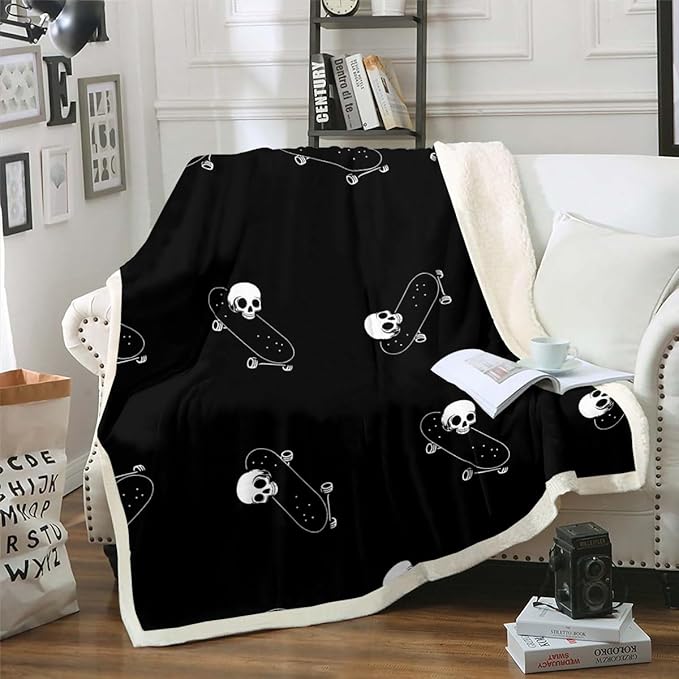 Skateboard Plush Blanket Death Skull Fleece Throw Blanket Gothic Skull Sherpa Blanket for Sofa Couch Bed Personalized Skeleton Bones Black White Fuzzy Blanket Room Decor Throw 50x60 Inch