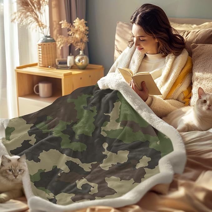 Sleepwish Military Khaki Camo Fleece Throw Blanket for Kids Boys Soft Army Camouflage Sherpa Blanket for Couch Chair Bed, Queen (90" X 90")