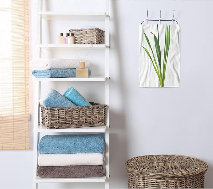 AOYEGO Yellow Daffodil Towels Nature Botanical Narcissus Flower Blossom Green Leaf in Spring Soft Highly Absorbent Large Hand Towels for Bathroom Hotel Gym and Spa 15x30 Inch