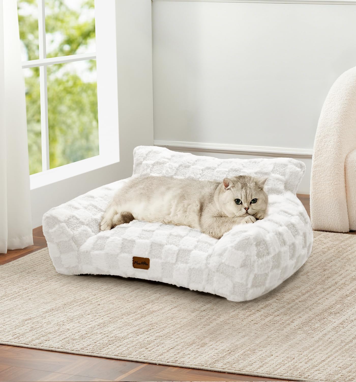 Made4Pets Cat Couch Bed, Soft Faux Fur Checkered Pet Sofa, Calming Fluffy Cat Sofa with Supportive Foam, Removable Washable Cover with Non-Slip Base, White, Small