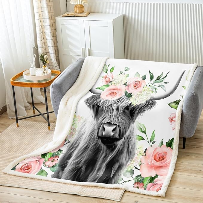 Highland Cow Fleece Throw Blanket Girls Women Rose Floral Bull Cattle Sherpa Blanket for Bed Couch Sofa Western Wildlife Animal Decor Plush Blanket Soft Farmhouse Fuzzy BlanketTwin 60"x80"