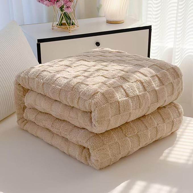 Fleece Throw 3D Checkered Jacquard Blanket, Cozy Soft Warmer Comfort Lightweight for All Season, Fuzzy Aesthetic Room Decor for Couch Sofa Bed, Gifts for Christmas, Birthdays, Khaki