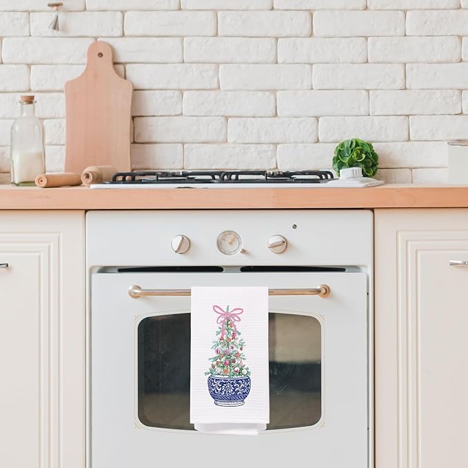 SPBL&L Chinoiserie Christmas Kitchen Towels, Pink Bow Christmas Tree Hand Towels for Bathroom, Blue and White Porcelain Chinoiserie Christmas Dish Towels, Christmas Kitchen Bathroom Decor, 16x24 Inch