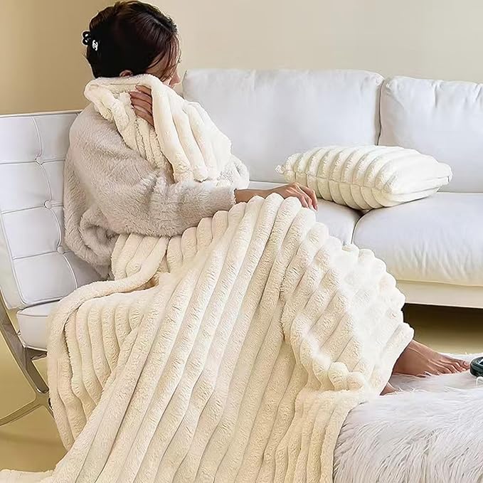 White Fleece Fuzzy Throw Blanket, 3D Fleece Ribbed Jacquard Blanket, Fuzzy Aesthetic Room Decor for Couch Sofa Bed, Gifts for Christmas, Birthdays