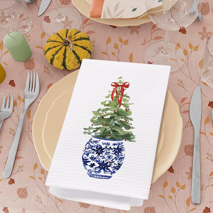 SPBL&L Christmas Kitchen & Bath Towels, Blue & White Chinoiserie Christmas Tree Hand Towels, 16x24 Inch