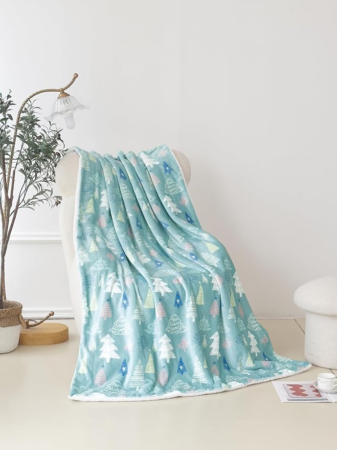 Elegant Comfort Reversible and Ultra-Plush Flannel Fleece-Winter Christmas Sherpa Throw- Lightweight Soft and Cozy-Holiday Decorative Throw, Perfect for Lounging, 50 x 60 inches, Mint Tree