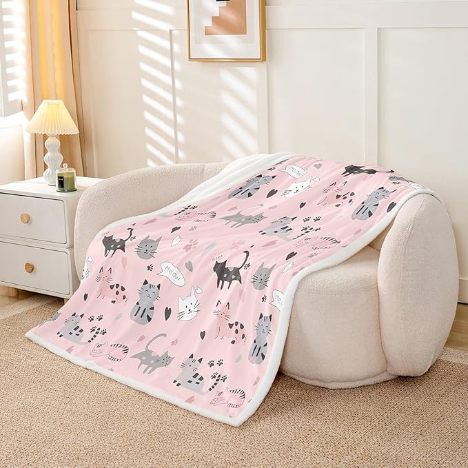 Pink Cat Fleece Blanket for Girls Gray Black Cats Sherpa Blanket for Kids Boys Cute Paw Print Blanket Queen Size Kawaii Hearts Throw Blanket for Sofa Kitten Meow Printed Flannel Blanket Lightweight
