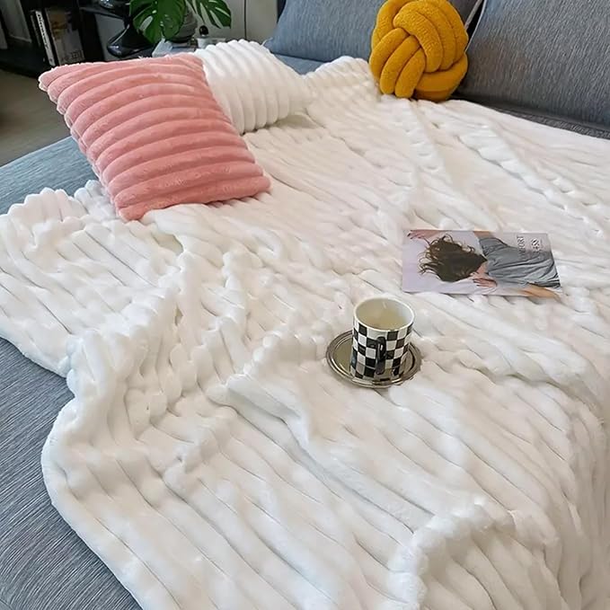 White Fleece Fuzzy Throw Blanket, 3D Fleece Ribbed Jacquard Blanket, Fuzzy Aesthetic Room Decor for Couch Sofa Bed, Gifts for Christmas, Birthdays