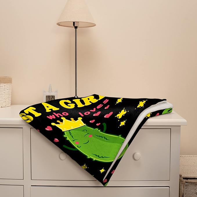 Pickle Blanket Funny Gift for Girl Comfy Plush-Just A Girl Who Loves Pickles Fleece Throws Cute Food Lightweight Sheet Super Soft Toddler Kid Flannel Blankets for Bedding Sofa-60x80 Inches