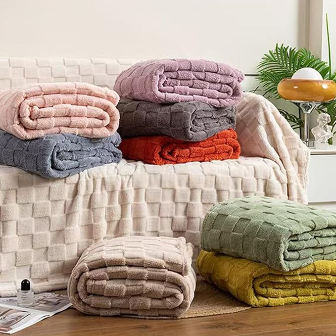 Fleece Throw 3D Checkered Jacquard Blanket, Cozy Soft Warmer Comfort Lightweight for All Season, Fuzzy Aesthetic Room Decor for Couch Sofa Bed, Gifts for Christmas, Birthdays, Khaki