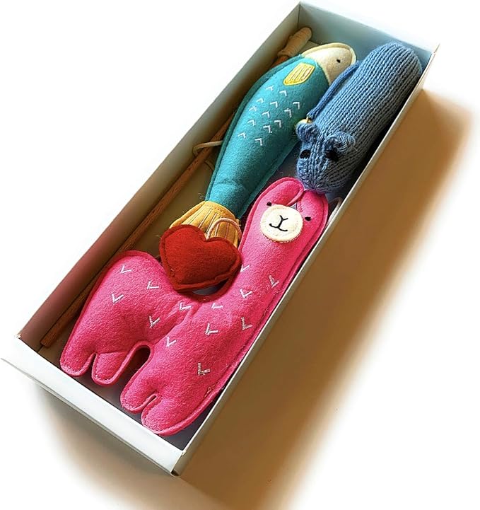 MODERN WAVE - Catnip Handmade Kittens Cats Toys Collection in Gift 4-Pack Box (Felted Fish, Lama, Knitted Mouse with Bell, Cat Heart Teaser)
