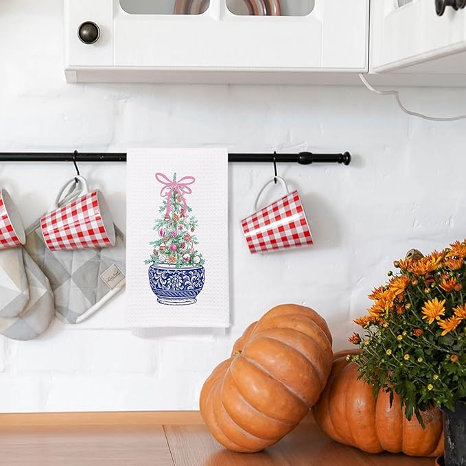 SPBL&L Chinoiserie Christmas Kitchen Towels, Pink Bow Christmas Tree Hand Towels for Bathroom, Blue and White Porcelain Chinoiserie Christmas Dish Towels, Christmas Kitchen Bathroom Decor, 16x24 Inch