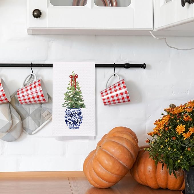 SPBL&L Christmas Kitchen & Bath Towels, Blue & White Chinoiserie Christmas Tree Hand Towels, 16x24 Inch