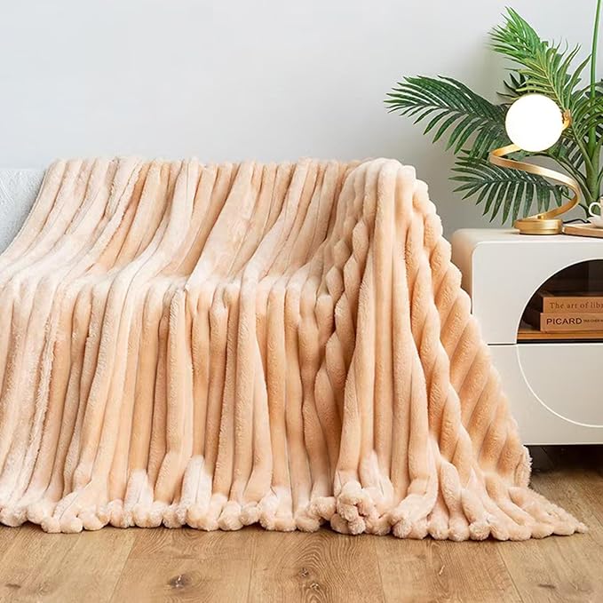 Fleece Fuzzy Throw Blanket, 3D Fleece Ribbed Jacquard Blanket, Cozy Soft Warmer Comfort Lightweight for All Season, Aesthetic Room Decor for Couch Sofa Bed, Gifts for Christmas, Birthdays, Camel