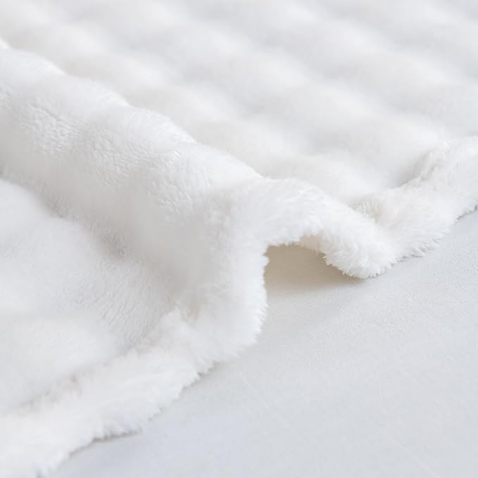 Soft Fluffy Fur Throw Blanket,3D Fleece Bubble Blanket, Flannel Fuzzy Soft Plush Bubble Blanket for Sofa Bed Room Office,Decorative Throw Blanket, 40"x60" White