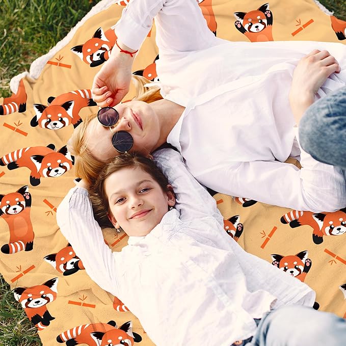 Red Panda Ultra Soft Flannel Merch Throw Blanket - Gifts for Bamboo Lovers - Blankets for Girls, Boys, Kids, Women, Adults - 80"X60"