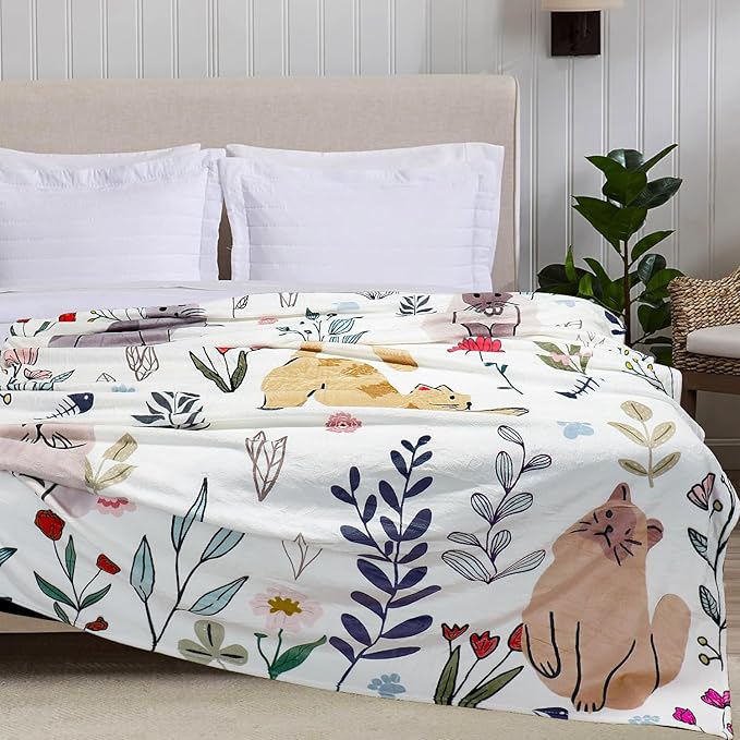 Cat Throw Blanket Floral Flower Throw Blankets Gift for Cat Lover Throw Blanket Cats Themed Flannel Cozy Fuzzy Plush Throw Blankets for Bed Chair Couch 50" X 60"