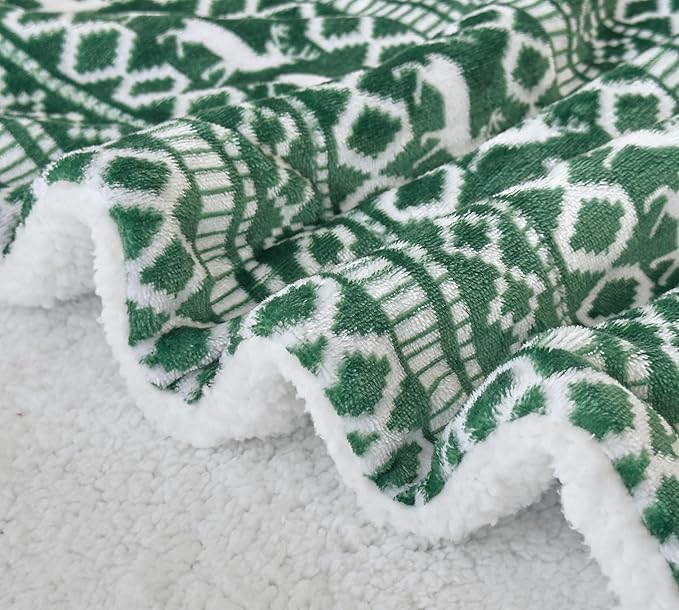 Elegant Comfort Reversible and Ultra-Plush Flannel Fleece-Winter Christmas Sherpa Throw- Lightweight Soft and Cozy-Holiday Decorative Throw, Perfect for Lounging, 50 x 60 inches, Emerald Green Deer