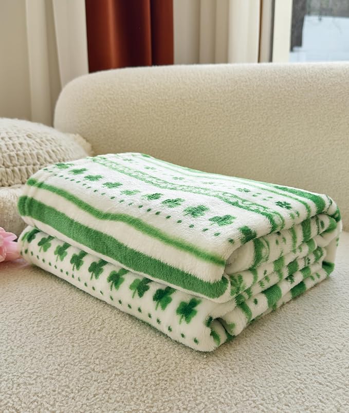 Elegant Comfort Velvet Touch Ultra Plush St Patricks Day Lucky Spring Green Clover Shamrock Irish Printed Fleece Throw/Blanket-50 x 60inch, Floral Clover