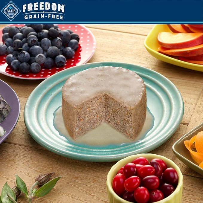 Blue Buffalo Freedom Grain-Free Adult Wet Cat Food, Complete & Balanced Nutrition for Indoor Cats, Made with Natural Ingredients, Fish Recipe, 5.5-oz Cans (24 Count)