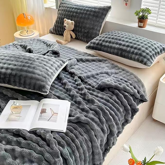 Faux Fur Throw Blanket, 3D Fleece Bubble Blanket, Flannel Fuzzy Soft Plush Bubble Blanket for Sofa Bed Room Office, Decorative Throw Blanket, 40"x60" Dark Grey
