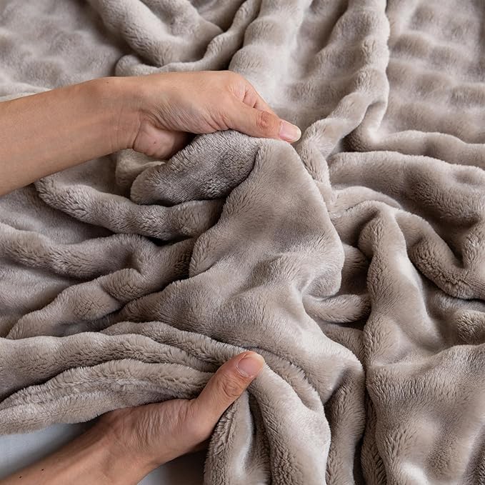 Faux Fur Throw Blanket, 3D Fleece Fluffy Bubble Blanket, Flannel Fuzzy Soft Plush Bubble Blanket for Sofa Bed Room Office, Decorative Throw Blanket, 40"x60" Khaki