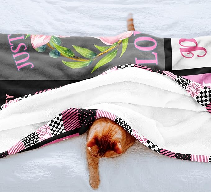 Pig Gifts, Best Pig Gift for Pig Lovers Women/Girls, Pig Decor for Pig Lover, Pig Lover Gifts, Cute Cartoon Pig Print Blanket, Pig Mom Gift, Pig Inspiration, Pig Themed Gift Throw 50"x60"