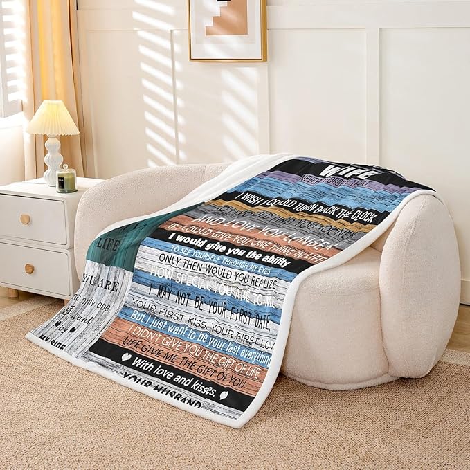 Feelyou Women's Throw Blanket for Valentine's Day - Sherpa Fleece Blanket, Breathable, Warm & Fuzzy, Retro Wood Grain Style, 30"x40"