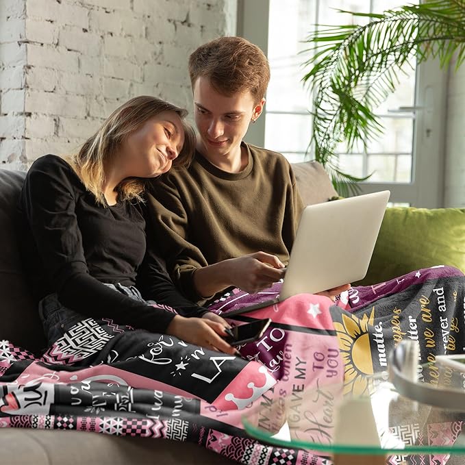 Gifts for Girlfriend Blanket 60"x50", Girlfriend Birthday Gifts for Women, Gift for Girlfriends, Cute Birthday Anniversary Romantic Blanket for Girlfriends