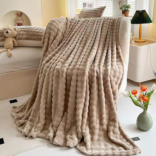 Faux Fur Throw Blanket, 3D Fleece Fluffy Bubble Blanket, Flannel Fuzzy Soft Plush Bubble Blanket for Sofa Bed Room Office, Decorative Throw Blanket, 40"x60" Khaki