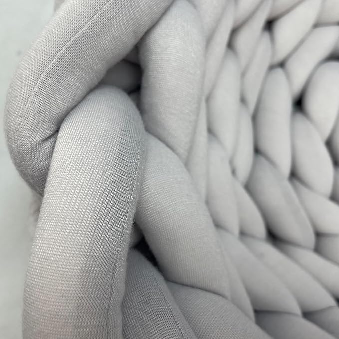 Happycare Textiles Luxurious Chunky Crochet Comfort Round Cat Bed, 20" Grey