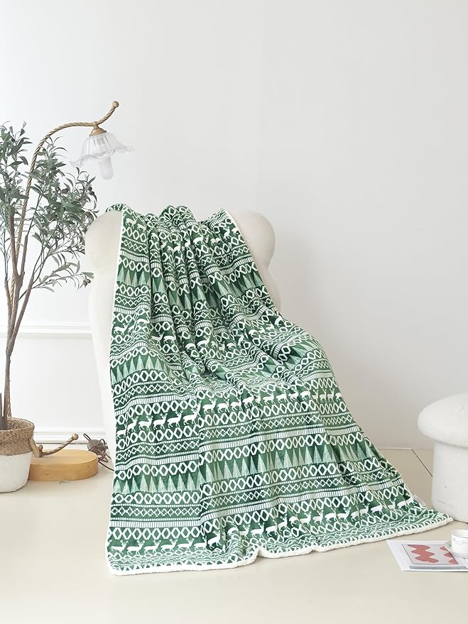 Elegant Comfort Reversible and Ultra-Plush Flannel Fleece-Winter Christmas Sherpa Throw- Lightweight Soft and Cozy-Holiday Decorative Throw, Perfect for Lounging, 50 x 60 inches, Emerald Green Deer