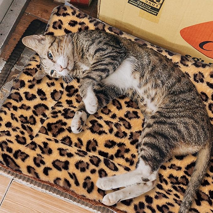 FLYSTAR Cat Bed Mat for Indoor Cats - Self Warming Leopard Cute Cat Bed Mat, Soft Warm Washable Self Heating Cat Bed Pad for Small, Medium, Large Cats & Puppies(19.7"*29.5")