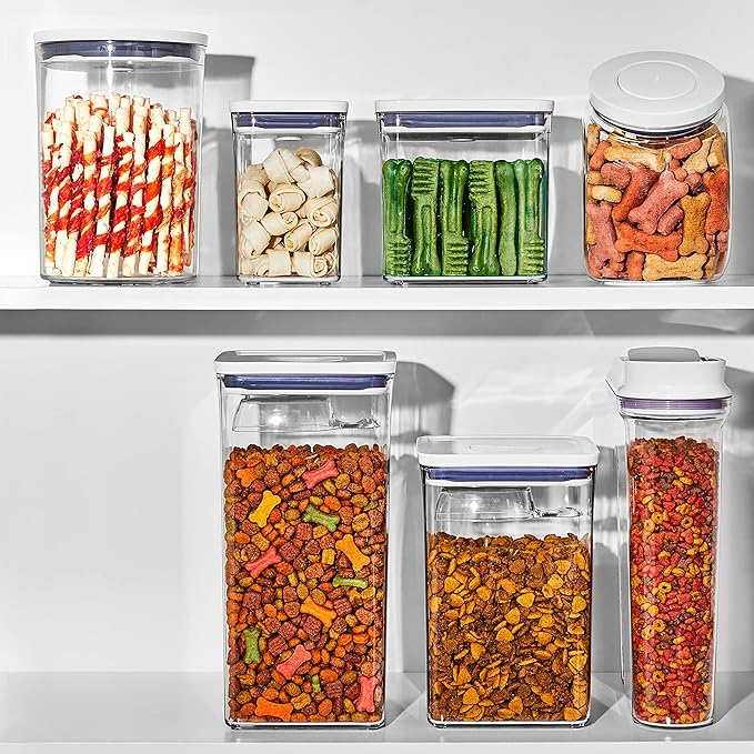OXO Good Grips Pet POP Container – 4.4 Qt/4.2 L with Scoop |Ideal for up to 4lbs of Dog Food or 3.5lbs of Cat Food | Airtight Storage Container | BPA Free