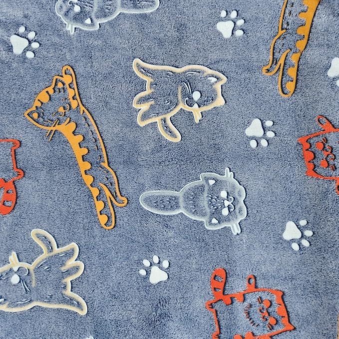 Sviuse Cat Blanket Soft Flannel Fleece Blankets with Minimalist White Cats Pattern, Cozy and Warm for Bed, Sofa, or Gift for Cat Lovers Girls, Women, Kids (Cat 11, 50" X 60")