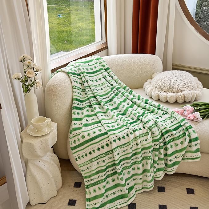 Elegant Comfort Velvet Touch Ultra Plush St Patricks Day Lucky Spring Green Clover Shamrock Irish Printed Fleece Throw/Blanket-50 x 60inch, Floral Clover