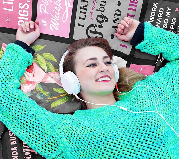 Pig Gifts, Best Pig Gift for Pig Lovers Women/Girls, Pig Decor for Pig Lover, Pig Lover Gifts, Cute Cartoon Pig Print Blanket, Pig Mom Gift, Pig Inspiration, Pig Themed Gift Throw 50"x60"