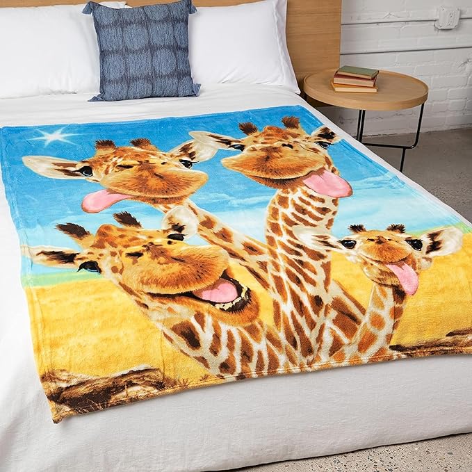 Dawhud Direct Selfie Giraffe Fleece Blanket for Bed, 50" x 60" Giraffe Fleece Throw Blanket for Women, Men and Kids - Super Soft Plush Giraffe Blanket Throw