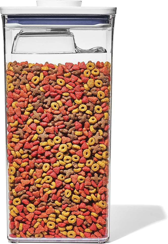 OXO Good Grips Pet POP Container – 6.0 Qt/5.7 L with Half Scoop |Ideal for up to 6.5lbs of Dog Food or 4.5lbs of Cat Food | Airtight Dog and Cat Food Storage Container | BPA Free, Clear